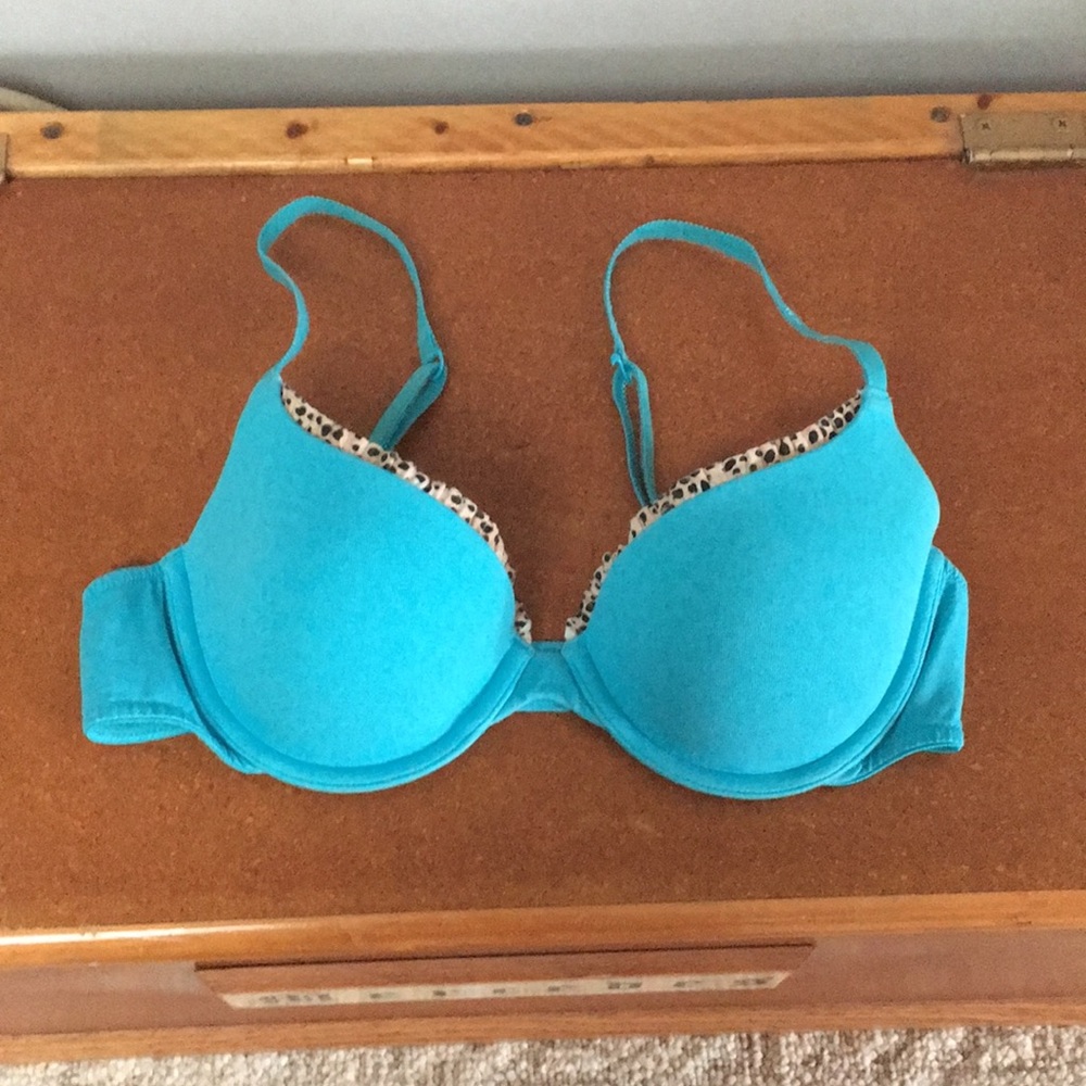 Victoria’s Secret lined Demi bra. 34B turquoise